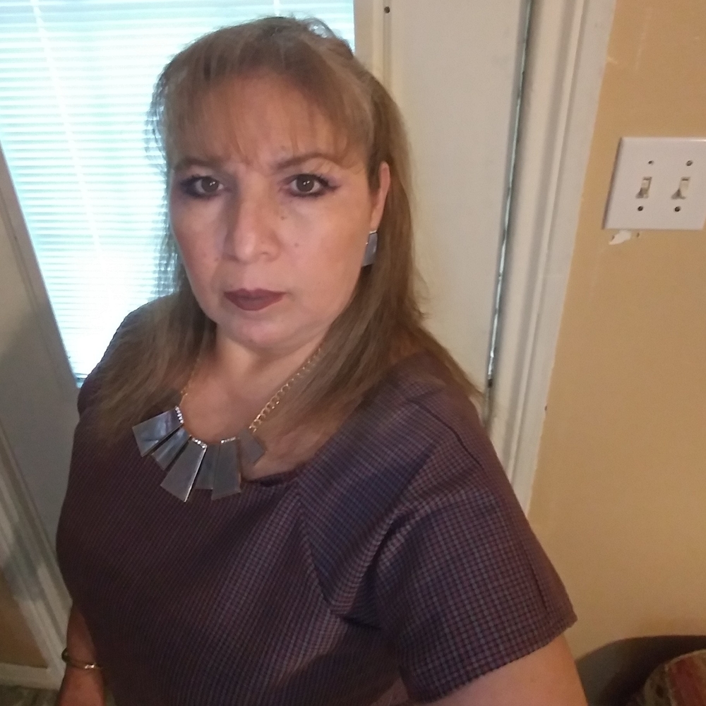 Meet your Posher, Mayela